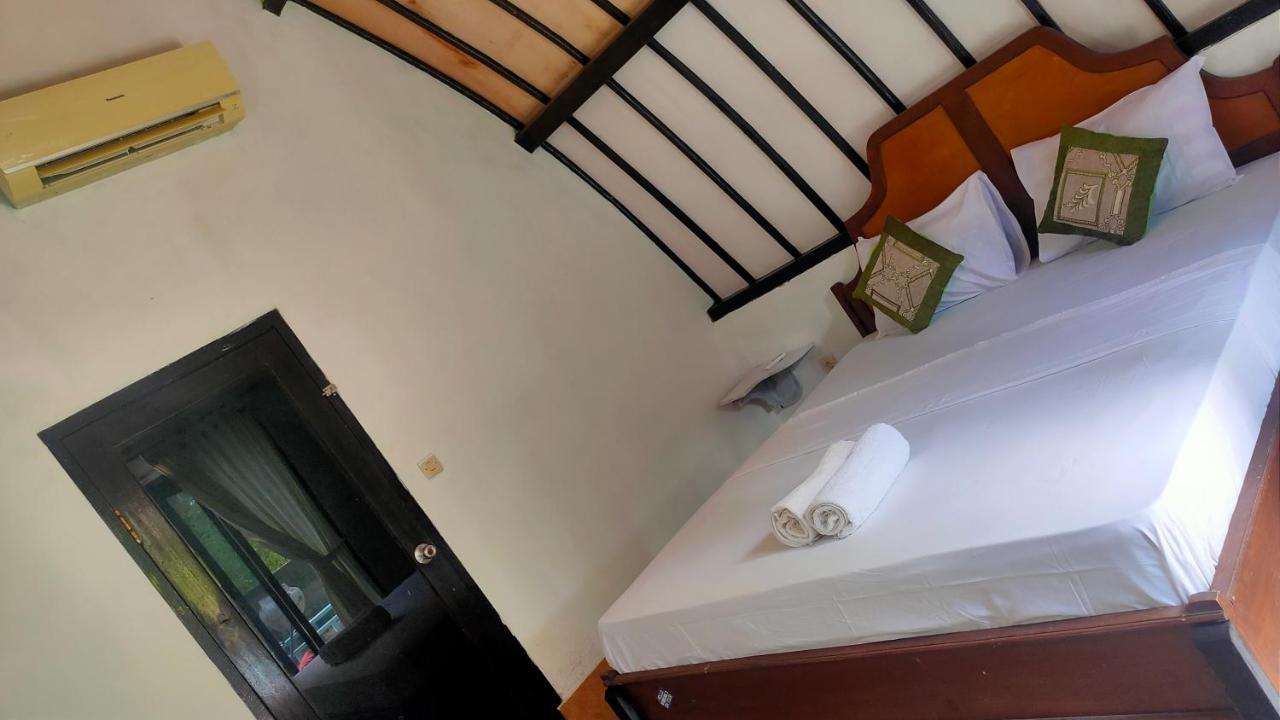 Meno Lodge Gili Meno Exterior photo